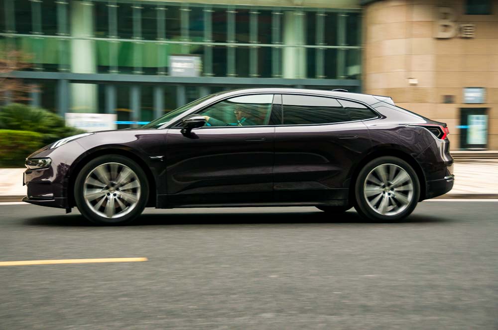 An electric Hongqi E-HS9 being driven in Shanghai, China.